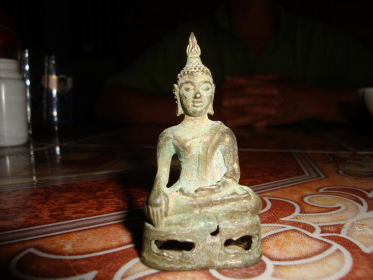 ช่วยดูหน่อยค่ะเป็นพระอะไรคะ เจอในกรุแถว อ.ฝางค่ะ