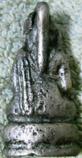 รูปหล่อพระบัวเข็มครับ