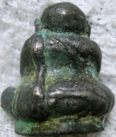 รบกวนสอบถามท่านผู้รู้ครับ พระสังกัจจายน์เนื้อสัมฤทธิ์กระสัยเงินสนิมหยก ผ่านการล้างแล้วครับ