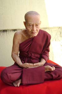 หลวงปู่ทวดเนื้อเรซิ่นหน้าตัก 9 นิ้ว งานคุณภาพถูกกว่าราคาส่ง เป็นพันคับ