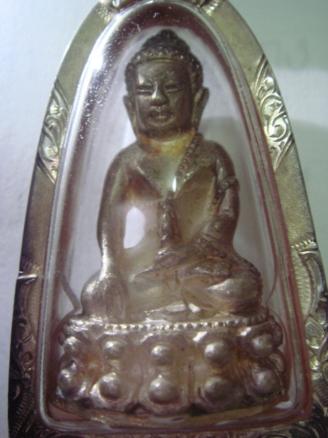 พระกริ่ง หลวงปู่ม่น เนื้อเงิน รุ่นเมตตา แท้ไหมครับ