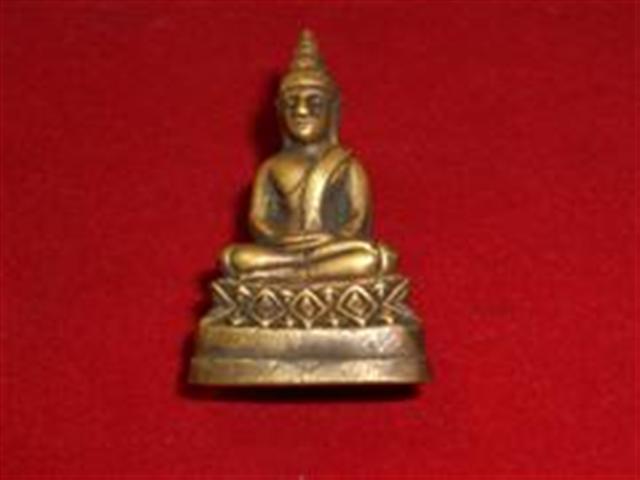 สวัสดีครับรบกวนพี่ๆดูให้ว่าพระอะไรออกที่วัดใหน  ขอบคุณครับ