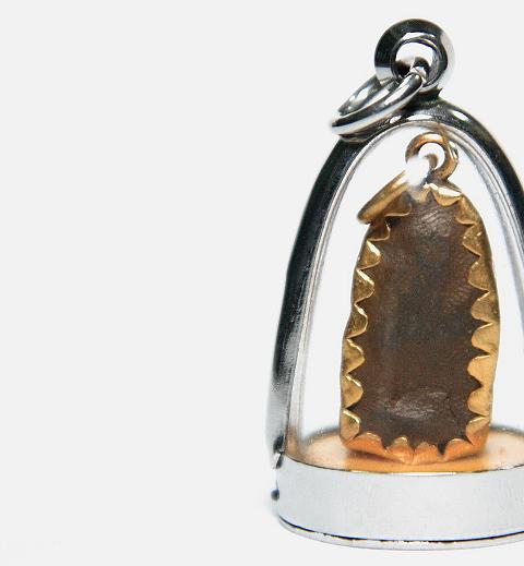 ช่วยดูพระรอดให้หน่อยครับ