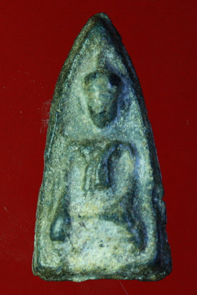 พระหูยานหรือพระร่วงนั่งครับ