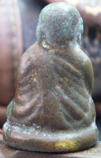 รูปหล่อหลวงพ่อเงินค่ะ