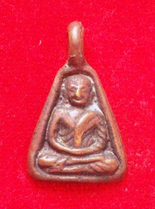 เหรียญจอบเล็ก หลวงพ่อเงินองค์นี้แท้ไหมครับ ขอพี่ๆสายตรงช่วยด้วยครับ 