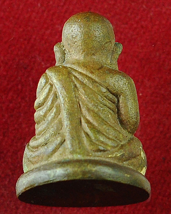 หลวงพ่อเงิน ออกวัดไหน บล็อคไหน แท้ไหมคับ ขอบคุณคับ