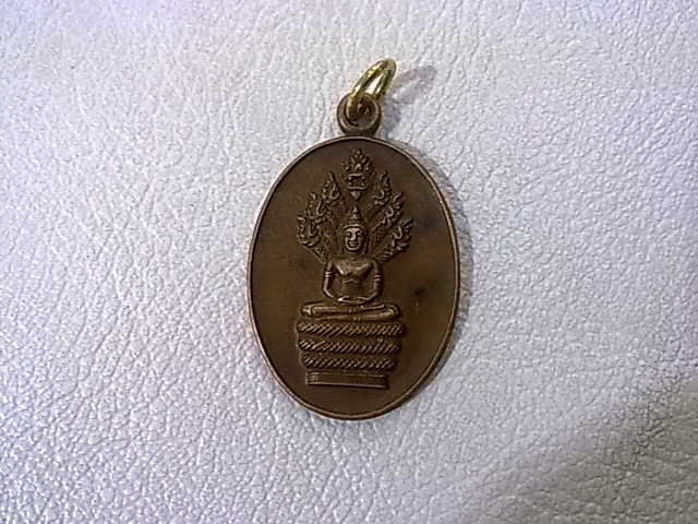 มี2องค์ครับหลวงพ่อนาควัดท่าข้ามอีกองค์พระปิดตาไม่ทราบที่ครับแนะนำทีครับ