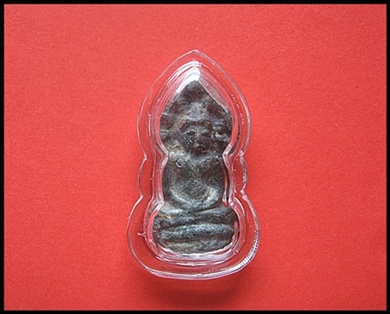 ปรกเล็ก เนื้อชิน กรุวัดปืน