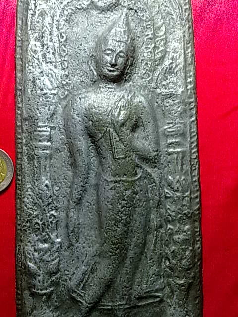  รบกวนพี่ๆ ดูพระเนื้อชิน สูง 12 นิ้ว ไม่ทราบว่าแท้ หรือเปล่าครับ