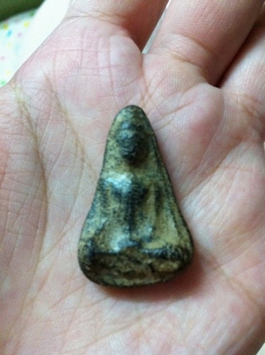 รบกวนพี่ๆทุกท่าน ชี้แนะว่าเป็นพระอะไร กรุไหนค่ะ