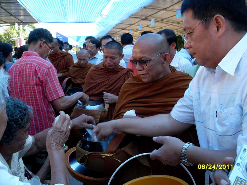 _/\_............บอกบุญ กฐินหลวงพ่อสายทอง เตชะธัมโม วัดป่าห้วยกุ่ม.....ครับ.........._/\_