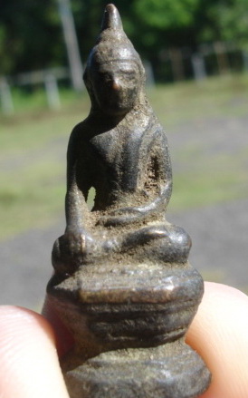 พระกริ่งไม่ทราบวัดครับ พี่ๆช่วยหน่อยครับ