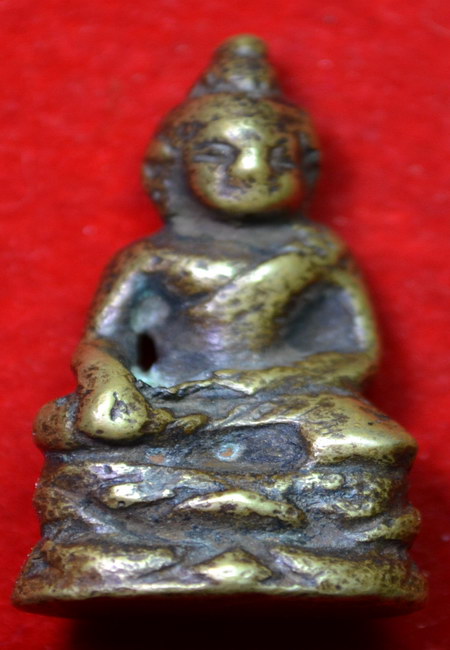 รบกวนช่วยดูหน่อยครับว่าเป็นพระไพรีพินาศหรือว่าเป็นหลวงพ่ออื่นๆสร้างครับ