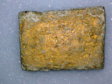 ผงพรายหลวงปู่ทิมเศียรเล็กบรอนส์ทอง