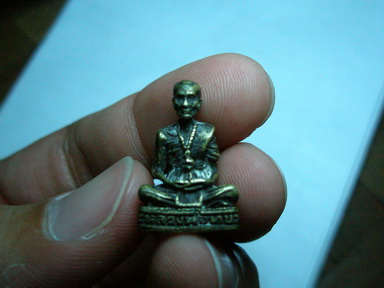 หลวงพ่อทบ รบกวนผู้รู้ชี้แนะด้วยครับ