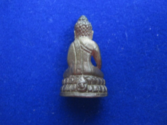 พระชัยวัตรพระอาจารย์บัวเกตุ ครับ สวย