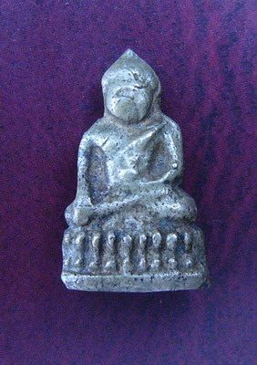 พระชัยวัฒน์ น้ำเต้าเอียง