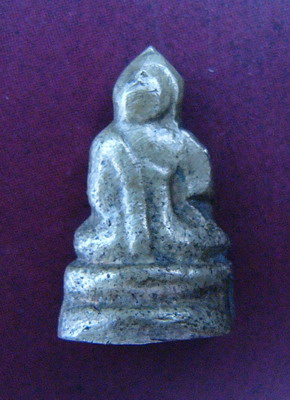 พระชัยวัฒน์ น้ำเต้าเอียง