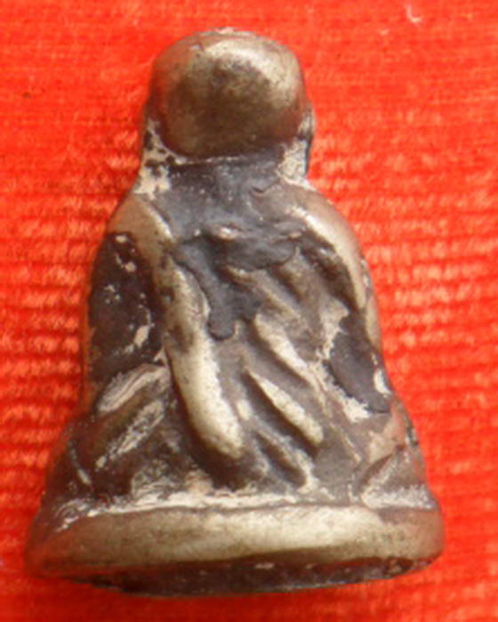 ขอผู้เชี่ยวชาญ ให้ความรู้หลวงพ่อเงินค่ะ