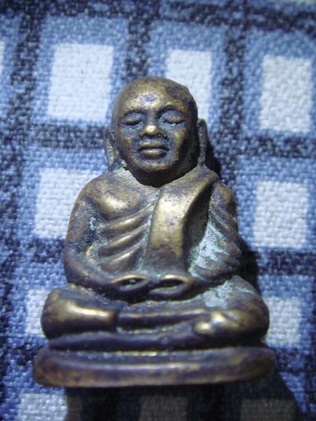 รูปหล่อ หลวงพ่อเงิน ดีไหมครับ