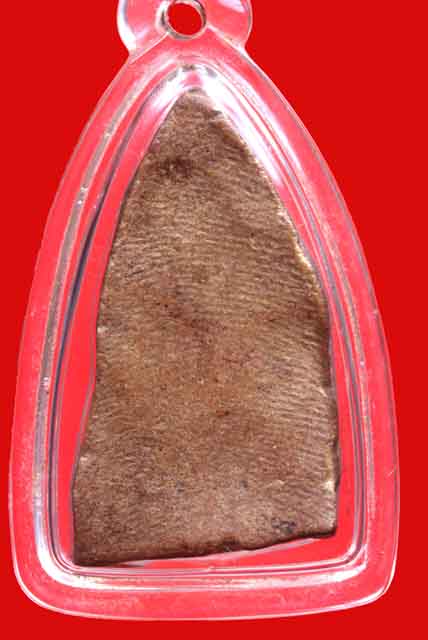 ท่านใดสนใจ พระสรรคนั่ง พิมพ์ไหล่ยก พิมพ์นิยม เนื้อดิน