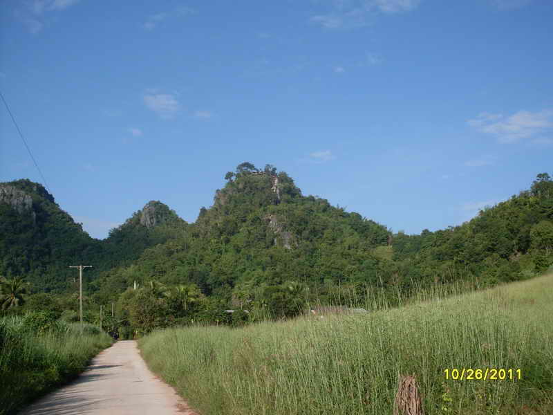 _/\_............บอกบุญ กฐินหลวงปู่วิไลย์ เขมิโย วัดถ้ำพญาช้างเผือก.....ครับ.........._/\_