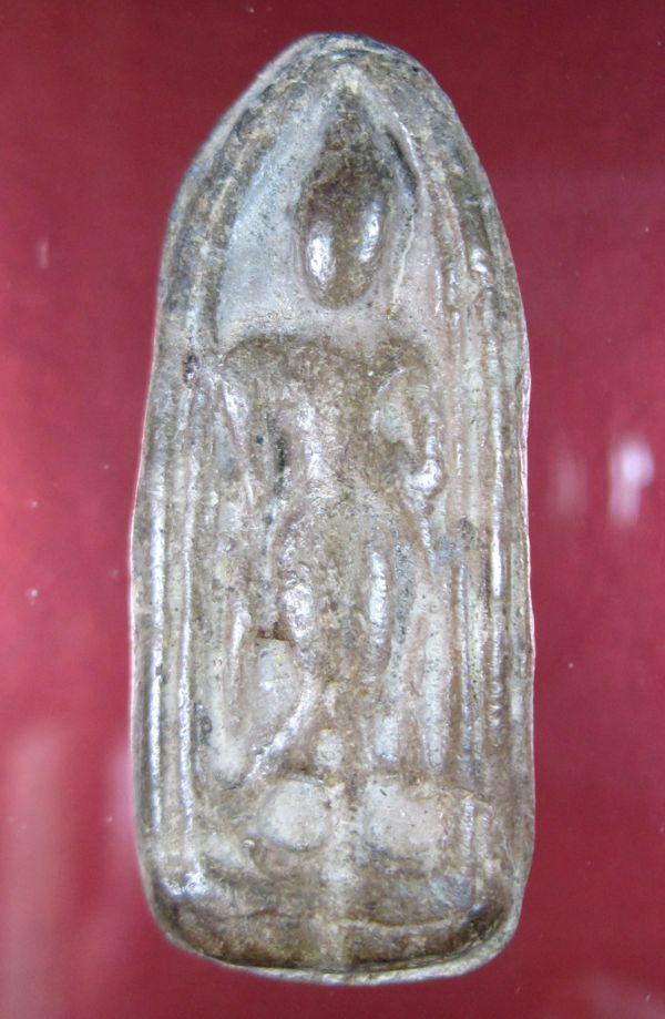 พระลีลาเนื้อดิน ท่านผู้เชี่ยวชาญ ชี้แนะด้วยนะครับ