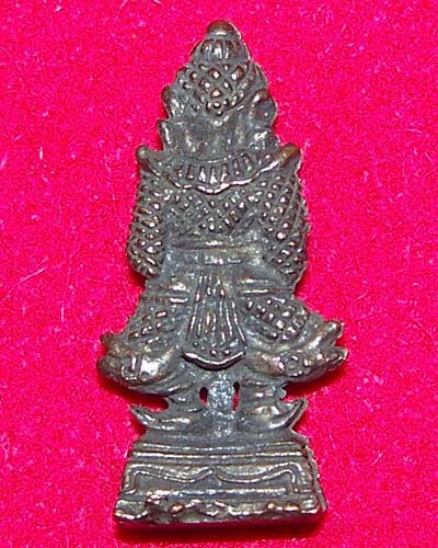 ช่วยชี้แนะหน่อยครับ พระที่ใหน หลวงพ่ออะใรครับ