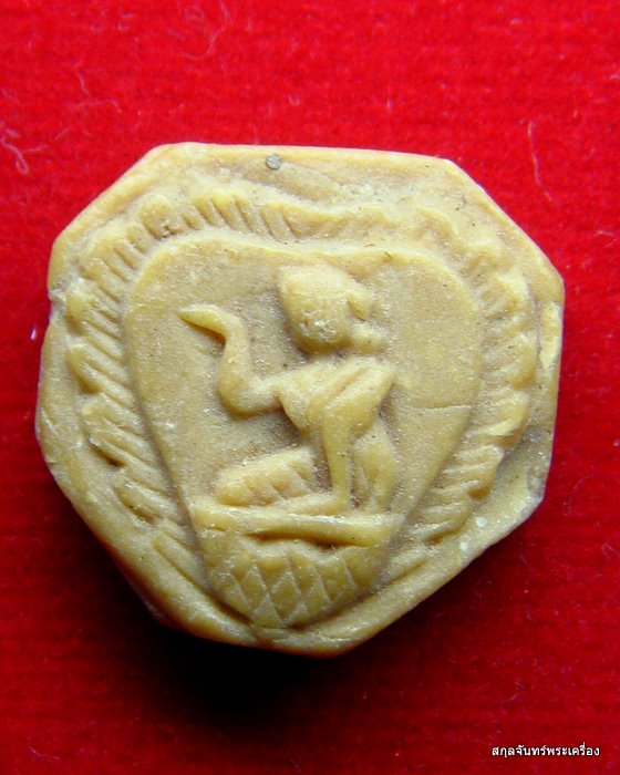 นางกวักเนื้อผงน้ำมันครับ