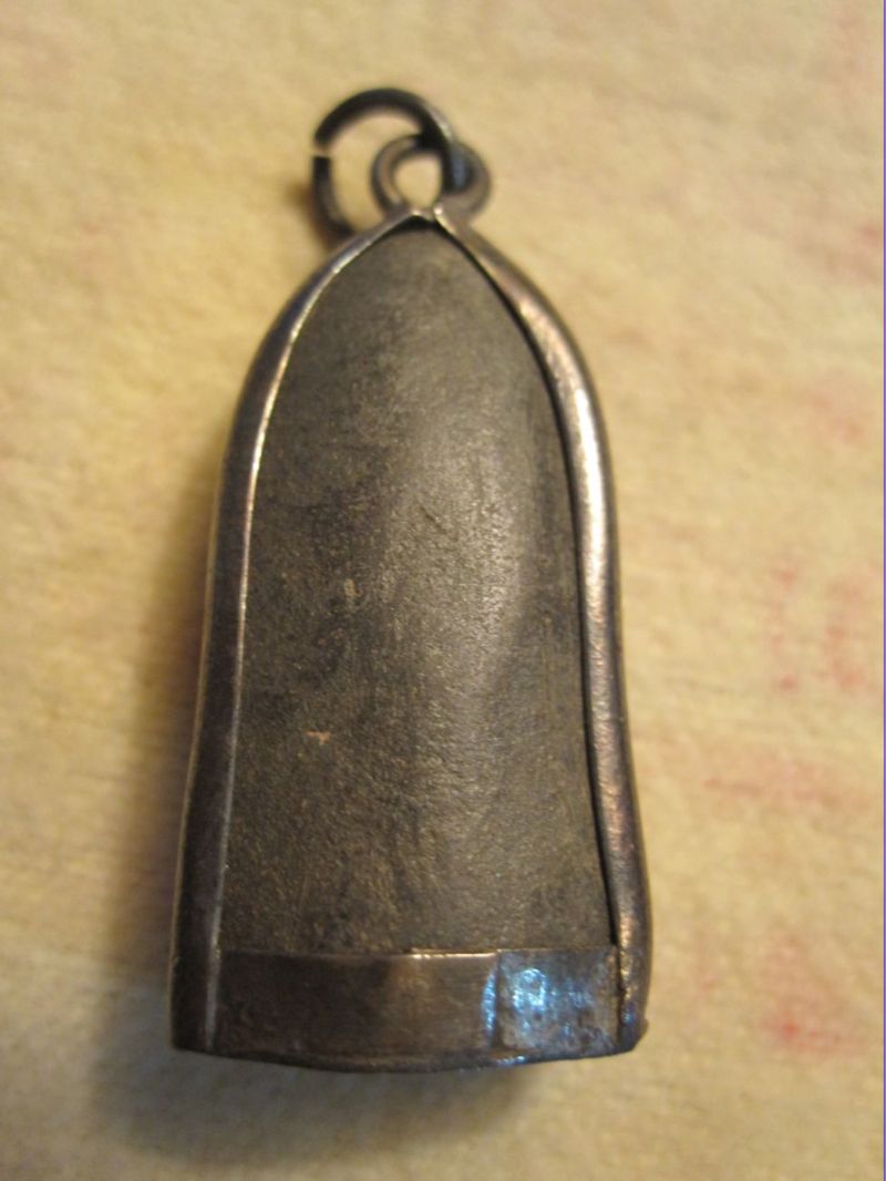 ช่วยดูให้หน่อยครับเป็นพระอะไรครับ