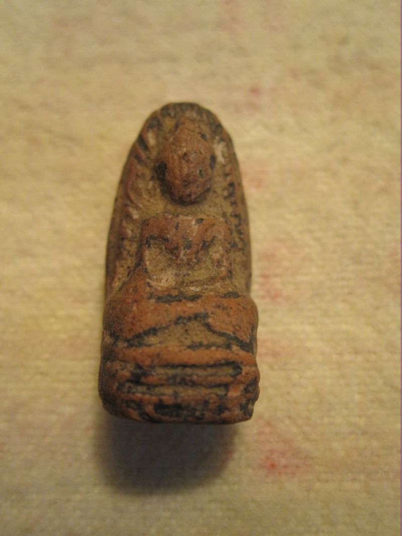 ช่วยดูพระรอดให้หน่อยครับว่าเป็นพระที่ไหน