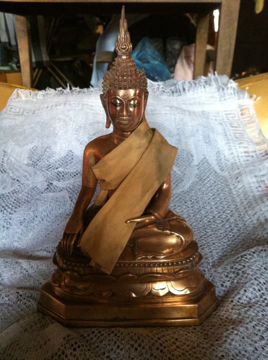 สอบถามพระบูชาครับ เป็นพระเก่าที่บ้านแต่ไม่รู้ที่มารบกวนผู้รู้ด้วยครับ