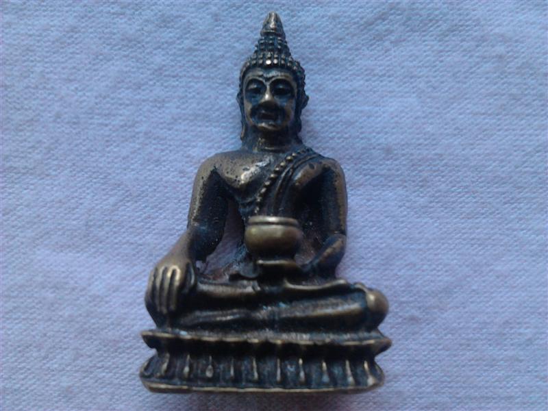 ใครรู้บ้างครับ