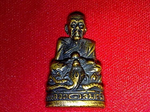 รบกวนพี่ๆ ช่วยดูหลวงปู่ทวดองค์นี้ให้หน่อยครับ ไม่รู้ว่าแท้หรือเปล่าครับ ขอบคุณครับ