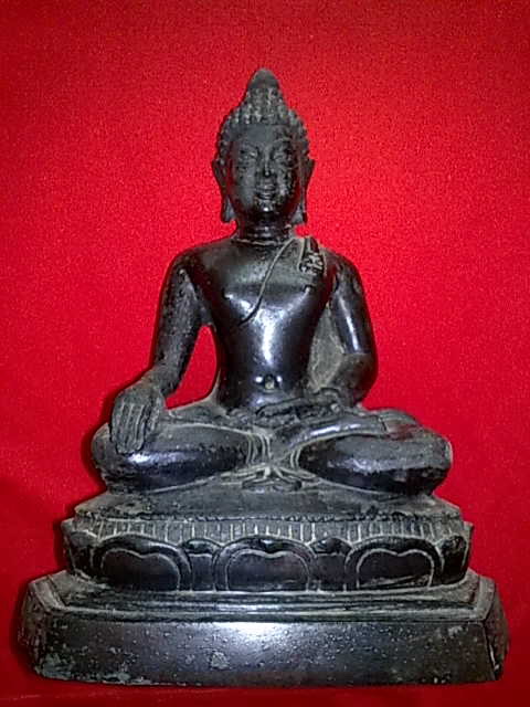  รบกวน พี่ๆช่วยดู  พระบูชา องค์นี้ว่า แท้ไหมครับ 