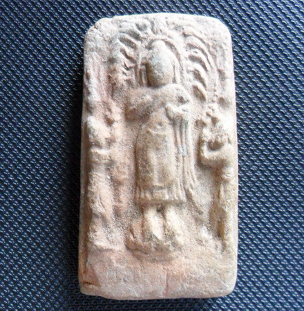 สอบถาม พระกรุ รบกวนผู้รู้ด้วยครับ