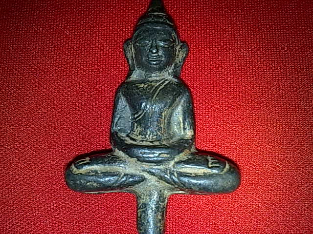  ยอดธง ไม่ทราบที่ รบกวนพี่ๆ ช่วยดูองค์นี้ให้หน่อยครับ ไม่รู้ว่าแท้หรือเปล่าครับที่ไหนครับ ขอบคุณครับ