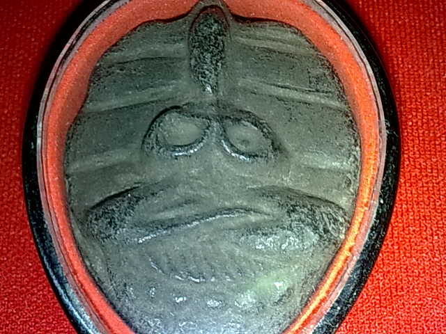 พระเนื้อดิน ไม่ทราบที่ รบกวนพี่ๆ ช่วยดูองค์นี้ให้หน่อยครับ 