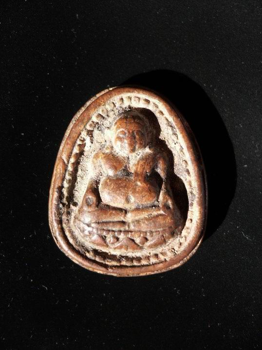 สังกัจจายน์เนื้อดินหลังยันต์ ครับ