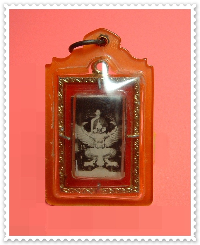 ใครรู้บ้างว่าหลวงพ่ออะไรครับ รบกวนผู้รู้หน่อยครับ