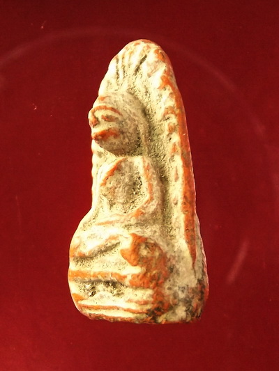 ไม่เคยเห็นพระรอด แบบนี้เลย ดีหรือเปล่าครับ ขอคำชี้แนะที่มาด้วยนะครับ