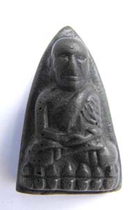 ช่วยดูปู่ทวดไห้ผมทีครับว่าแท้ไหม รุ่นไหน ราคาเท่าไร ขอบคุณครับ