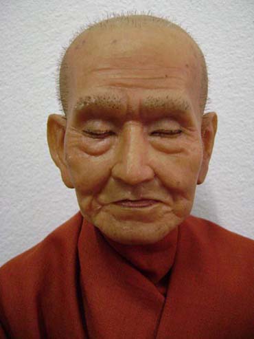 รูปหล่อหลวงปู่โตหน้าตัก 9 นิ้ว เหมือนจริงมากคับ ทั้งเส้นผม จีวร ผิวหนัง เส้นเลือด กระ ฝ้า ราคาพิเศษ 