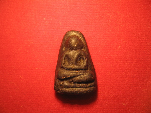 รบกวนสอบถามพี่ๆ ครับว่าใช่พระเพชรหลีกเจ้าคุณศรี วัดอ่างศิลา หลังฝังเม็ดข้าวหรือเปล่าครับ