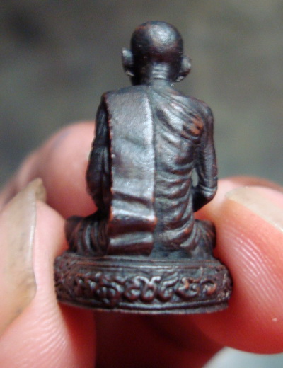 ช่วยเช็ดหลวงปู่ดูลย์พิมพ์นี้หน่อยครับใครเป็นผู้สร้าง