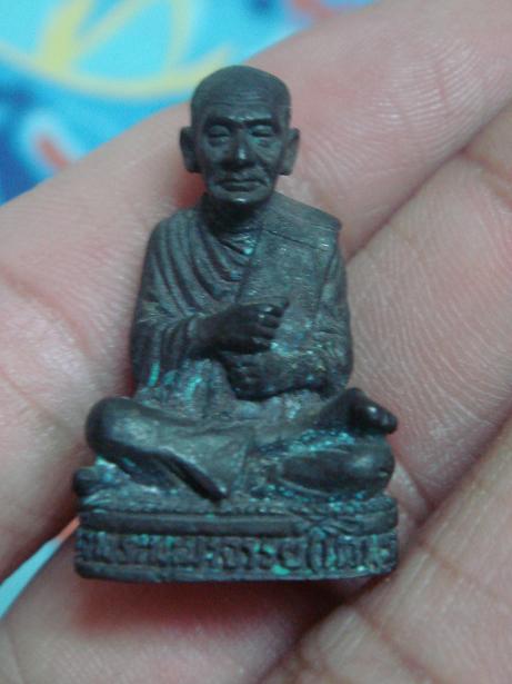 รูปหล่อ สมเด็จ โต ออกวัดอินทรวิหาร  แท้ไหมครับ รบกวนด้วยครับ