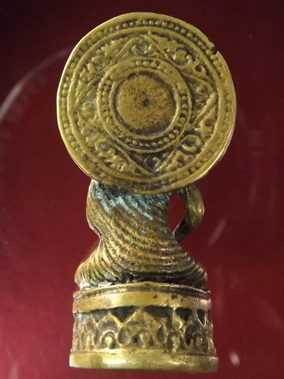 ท่านใดเคยเห็น พระกริ่งแบบนี้บ้างครับอยากทราบว่าจากวัดอะไรช่วยชี้แนะด้วยนะครับ