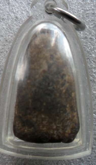 พระรอด ไม่ทราบว่าดีหรือเปล่า รบกวนสายตรงชี้แนะด้วยครับ 