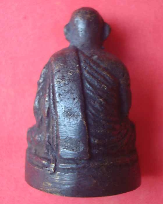 พระหล่อโบราณ หลวงพ่อขอม วัดไผ่โรงวัว พิมพ์ใหญ่ 1000 บาท โทร.0860231873